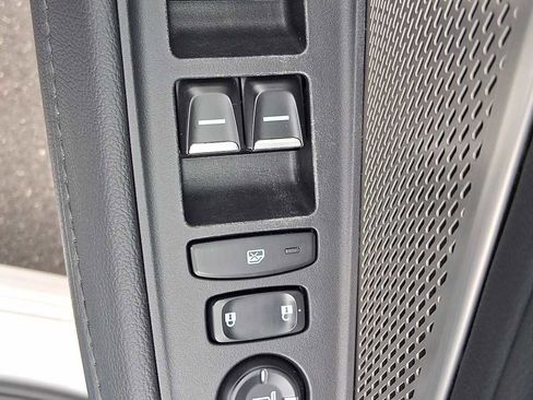 Used 2023 Acura MDX SH-AWD image 14