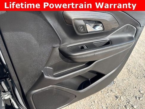 Used 2023 GMC Terrain SLT image 27