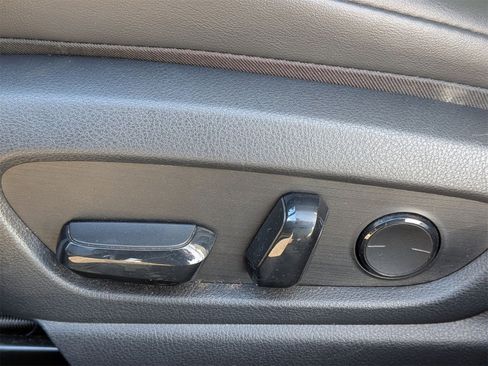 Used 2019 Lexus ES 300h w/ Premium Package image 16