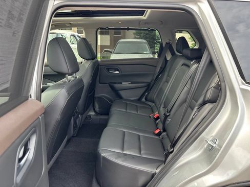 Certified 2023 Nissan Rogue SV w/ SV Premium B Package AWD/4WD image 14