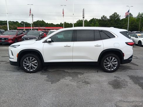 Used 2025 Buick Enclave Preferred w/ Power Package FWD image 3