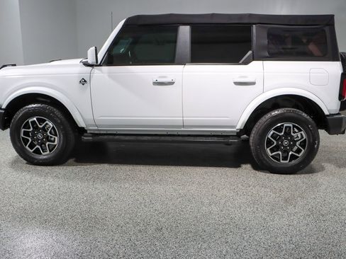 Used 2022 Ford Bronco Outer Banks image 10