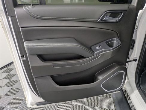 Used 2019 Chevrolet Suburban Premier w/ Premier Plus Edition image 36