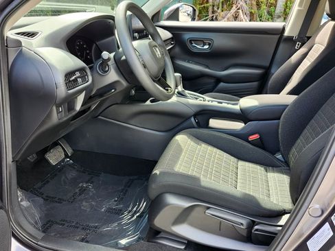 Certified 2023 Honda HR-V LX image 9