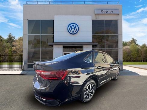 Certified 2022 Volkswagen Jetta S image 2