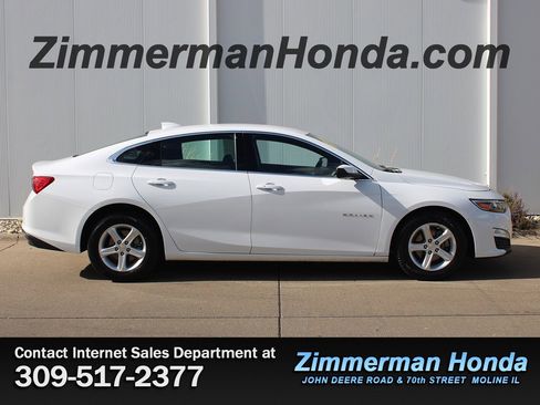 Used 2024 Chevrolet Malibu LT image 1
