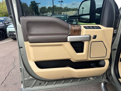 Used 2019 Ford F150 Lariat w/ Equipment Group 501A Mid AWD/4WD image 20