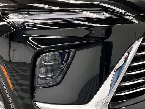 Used 2025 Buick Enclave Preferred w/ Power Package image 31