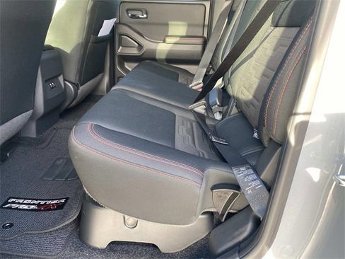Used 2025 Nissan Frontier PRO-4X image 13