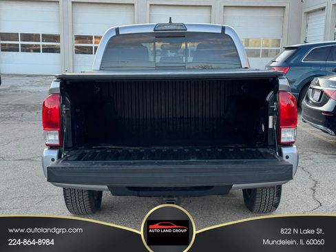 Used 2018 Toyota Tacoma Limited image 32