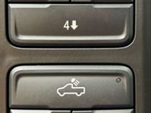 Used 2025 Chevrolet Silverado 2500 W/T image 23