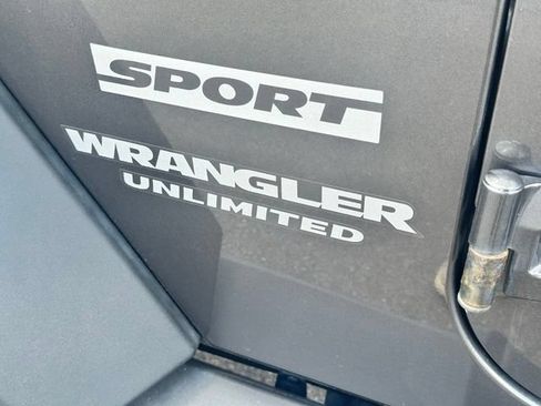 Used 2016 Jeep Wrangler Unlimited Sport w/ Quick Order Package 24S AWD/4WD image 4