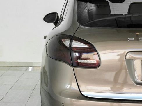 Used 2014 Porsche Cayenne Platinum Edition AWD/4WD image 51