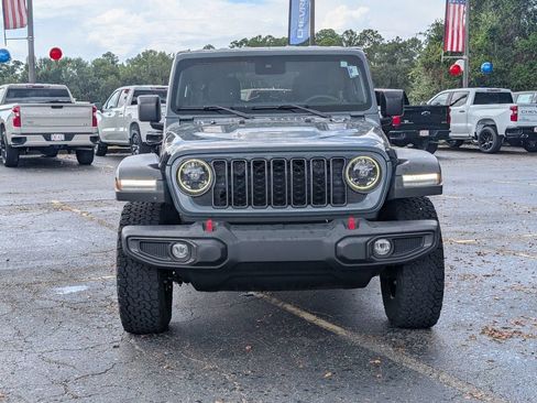 Used 2024 Jeep Wrangler Unlimited Rubicon w/ Convenience Group AWD/4WD image 9