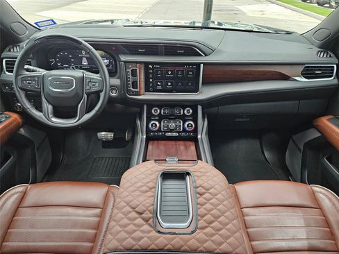 Used 2024 GMC Yukon Denali Ultimate AWD/4WD image 11