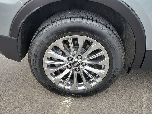 Certified 2025 Cadillac XT4 Premium Luxury image 9