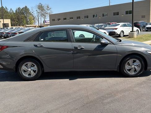 New 2026 Hyundai Elantra SE image 4