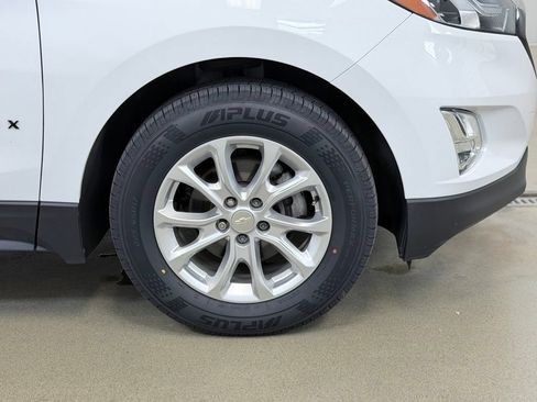 Used 2021 Chevrolet Equinox LS w/ LPO, Blackout Package FWD image 4