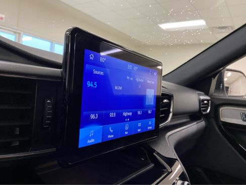 Used 2023 Ford Explorer ST-Line w/ Class IV Trailer Tow Package image 28