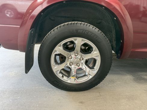 Used 2018 RAM 1500 Laramie AWD/4WD image 5