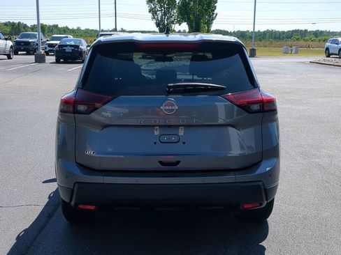 Used 2024 Nissan Rogue S FWD image 4