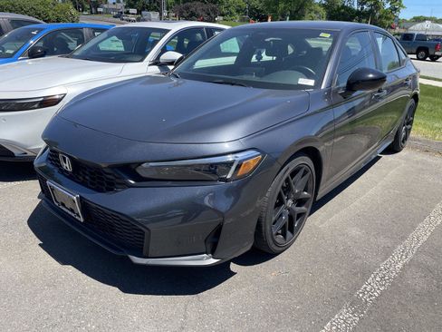 Used 2025 Honda Civic Sport image 2