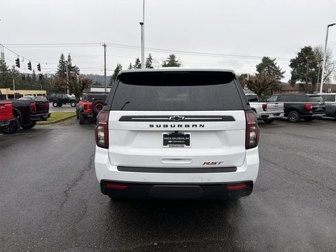Used 2024 Chevrolet Suburban RST w/ Luxury Package image 4