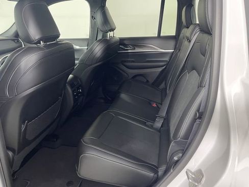 New 2026 Jeep Grand Cherokee Altitude AWD/4WD image 16