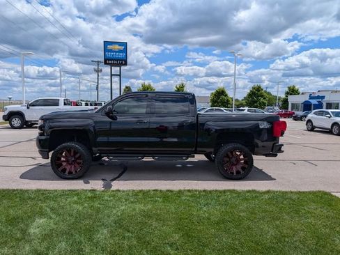 Used 2018 Chevrolet Silverado 1500 LTZ Z71 w/ Redline Edition AWD/4WD image 10
