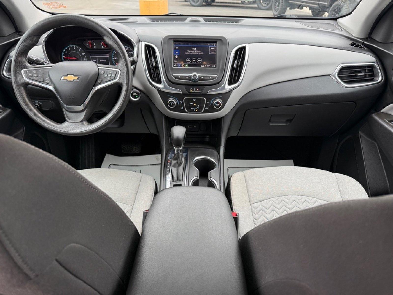 Used 2023 Chevrolet Equinox LS AWD/4WD image 10