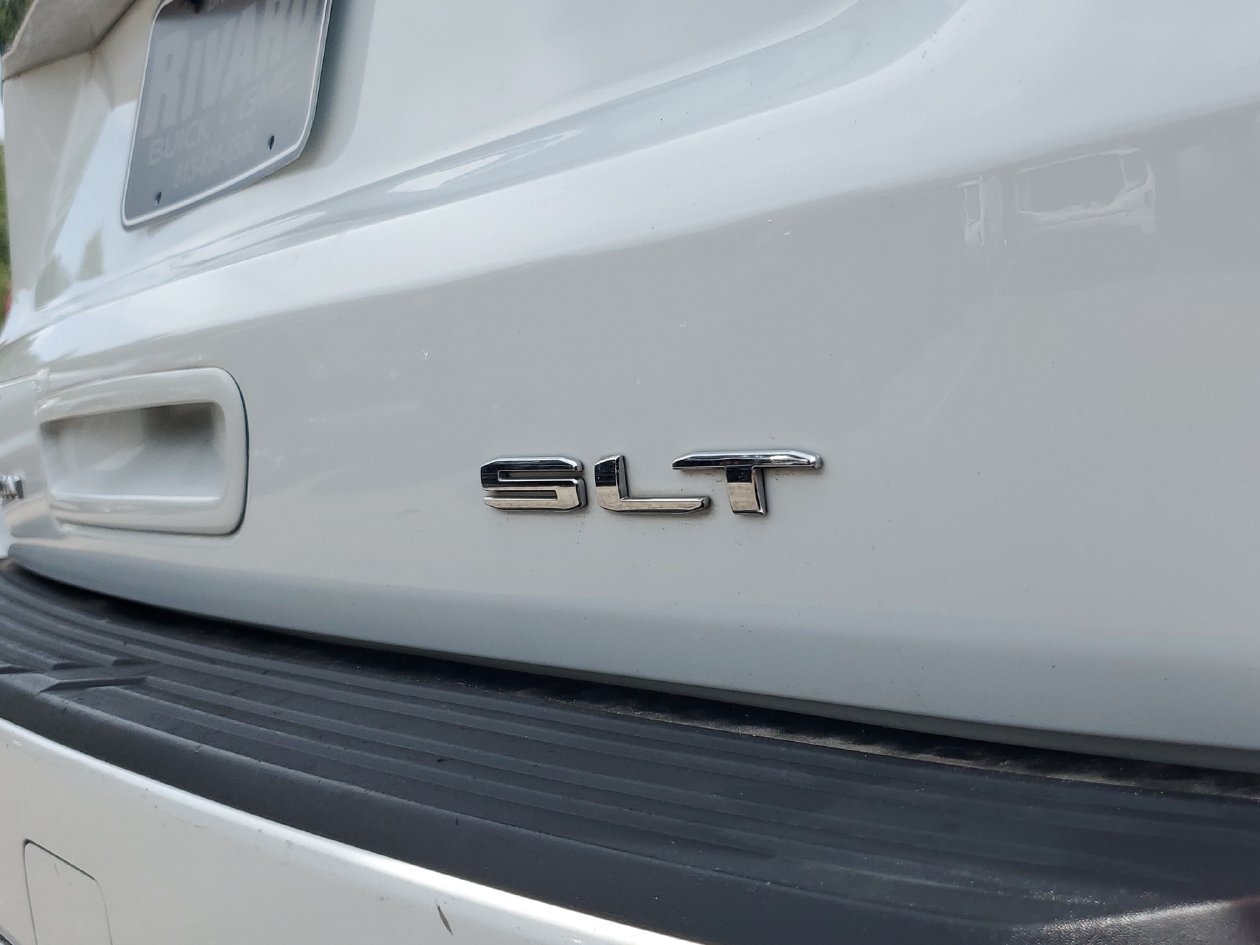 Used 2024 GMC Yukon SLT AWD/4WD image 8