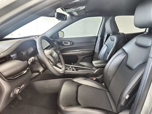 New 2026 Jeep Compass Latitude AWD/4WD image 18