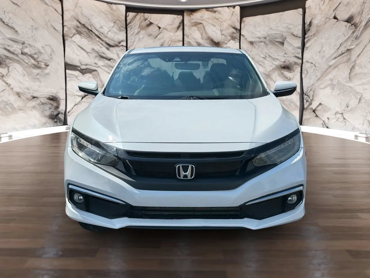 Used 2019 Honda Civic Touring image 2