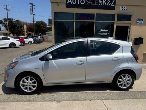 Used 2016 Toyota Prius C Four w/ Preferred Accessory Package FWD image 13