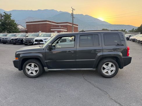 Used 2010 Jeep Patriot Sport w/ Tire & Wheel Group AWD/4WD image 2