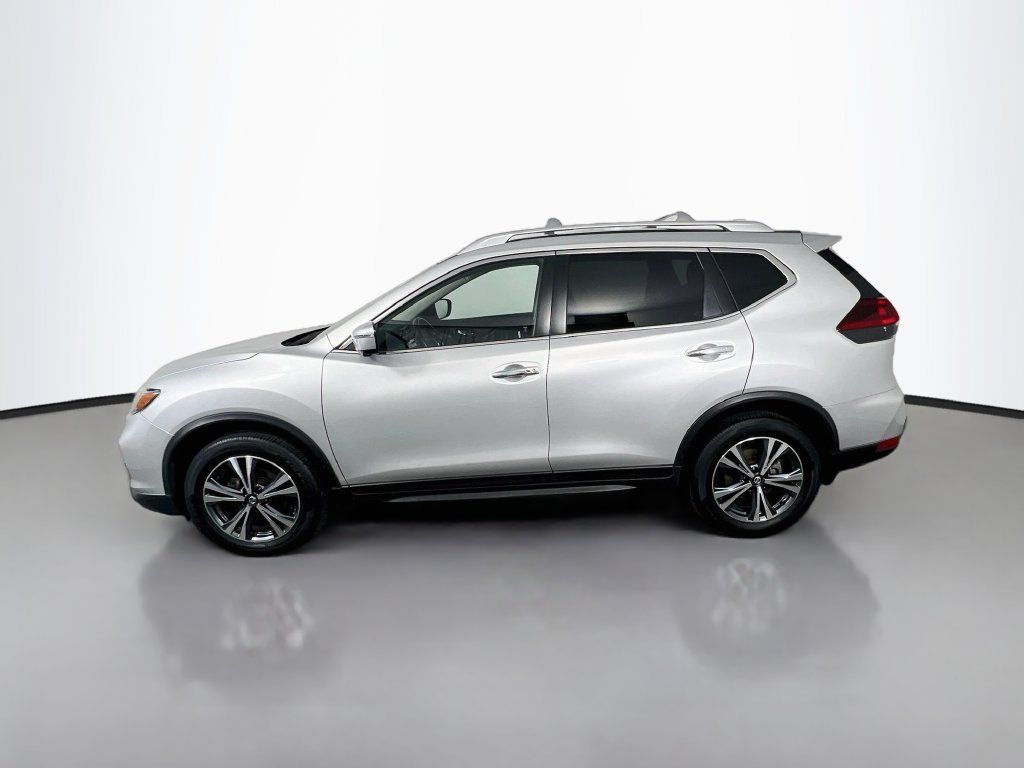 Used 2019 Nissan Rogue SV w/ Premium Package AWD/4WD image 4