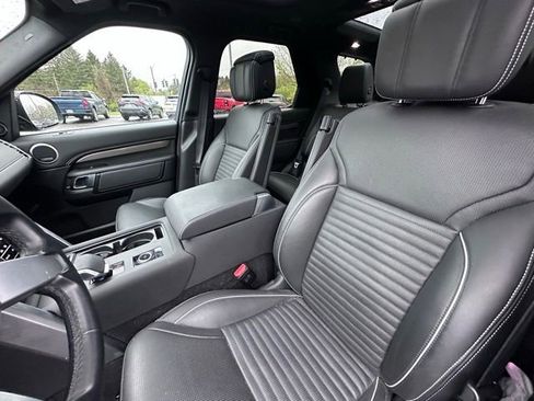 Used 2024 Land Rover Discovery Metropolitan Edition AWD/4WD image 12