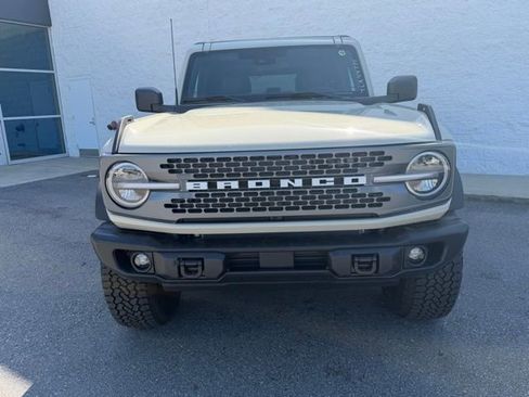 New 2026 Ford Bronco Badlands w/ Sasquatch Package image 2