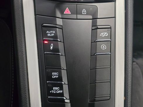 Certified 2020 Porsche 718 Cayman GT4 image 38