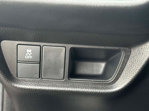 Certified 2025 Honda HR-V LX image 28