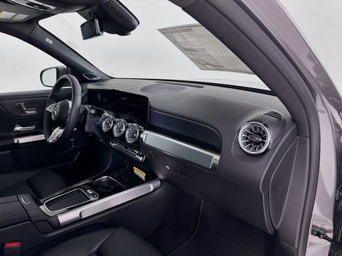 New 2026 Mercedes-Benz GLB 250 image 31