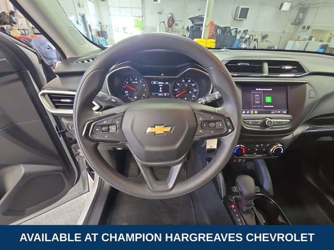 Used 2023 Chevrolet TrailBlazer LS FWD image 14