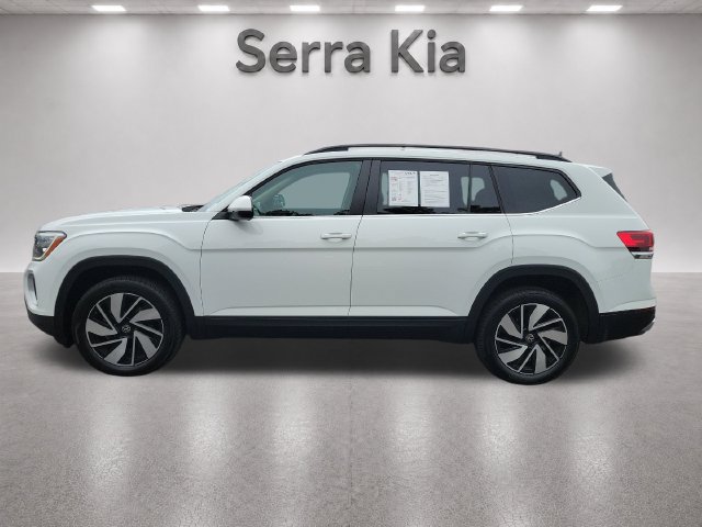 Used 2025 Volkswagen Atlas SE AWD/4WD image 2