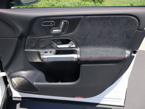 Certified 2025 Mercedes-Benz GLB 250 4MATIC image 13