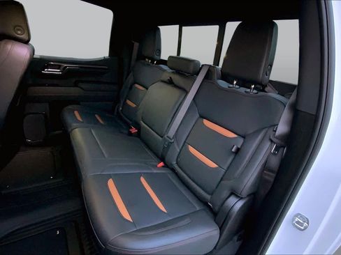 Used 2025 GMC Sierra 1500 AT4 w/ AT4 Premium Package AWD/4WD image 19