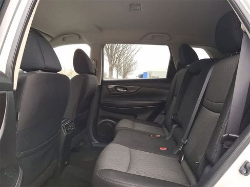 Used 2020 Nissan Rogue SV image 20