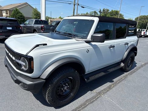 New 2026 Ford Bronco Outer Banks AWD/4WD image 4