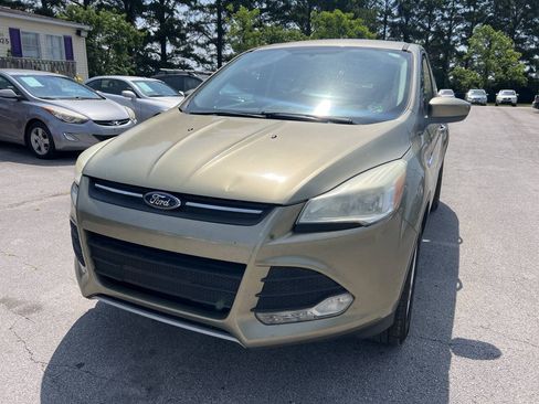 Used 2013 Ford Escape SE w/ Class II Trailer Tow Pkg AWD/4WD image 2