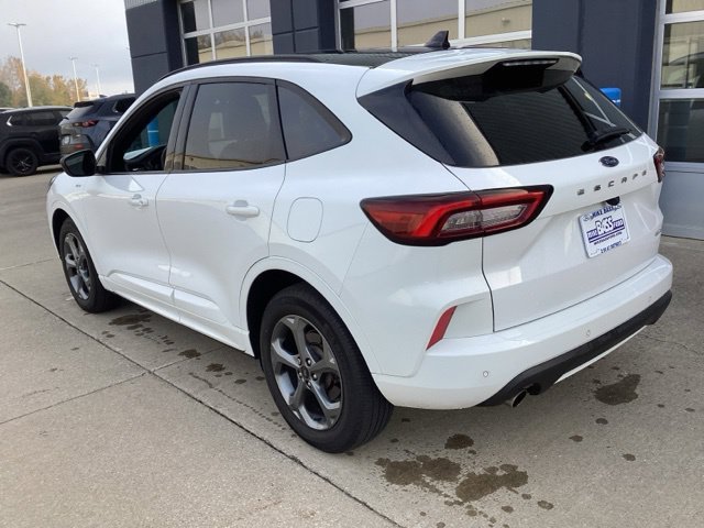 Used 2023 Ford Escape ST-Line w/ Tech Pack #1 AWD/4WD image 11