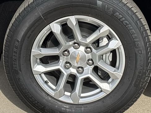 New 2026 Chevrolet Suburban LT w/ Comfort Package image 28